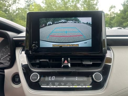 Used 2024 Toyota Corolla Cross LE w/ Moonroof Package AWD/4WD image 38