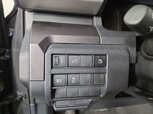 Used 2025 Toyota 4Runner SR5 AWD/4WD image 28