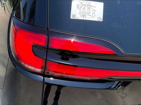 New 2026 Chrysler Pacifica Limited w/ S Appearance Package image 14