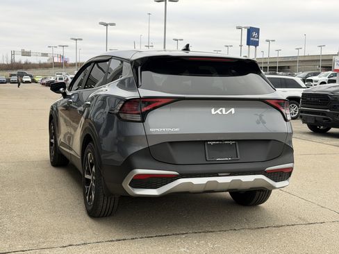 Used 2023 Kia Sportage EX image 7