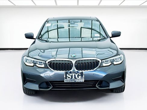 Used 2022 BMW 330i Sedan w/ Premium Package RWD image 2