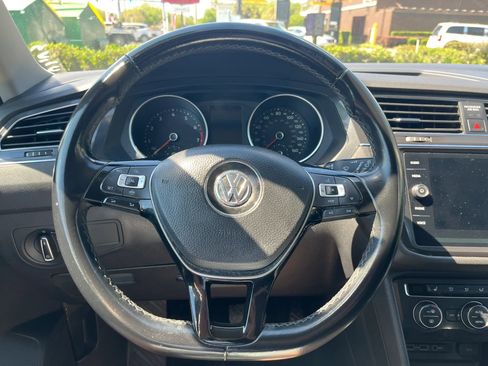Used 2019 Volkswagen Tiguan SE FWD image 15