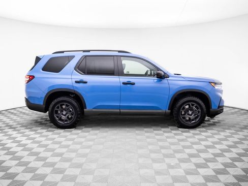New 2025 Honda Pilot TrailSport image 6