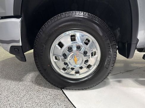 Used 2026 Chevrolet Silverado 3500 LT w/ All Star Edition AWD/4WD image 8