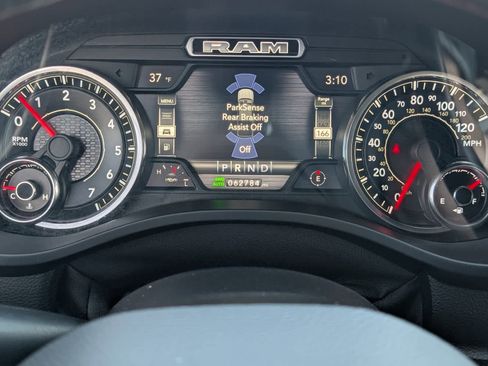 Used 2019 RAM 1500 Laramie image 31