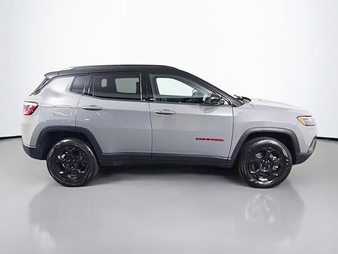 Used 2024 Jeep Compass Trailhawk AWD/4WD image 8