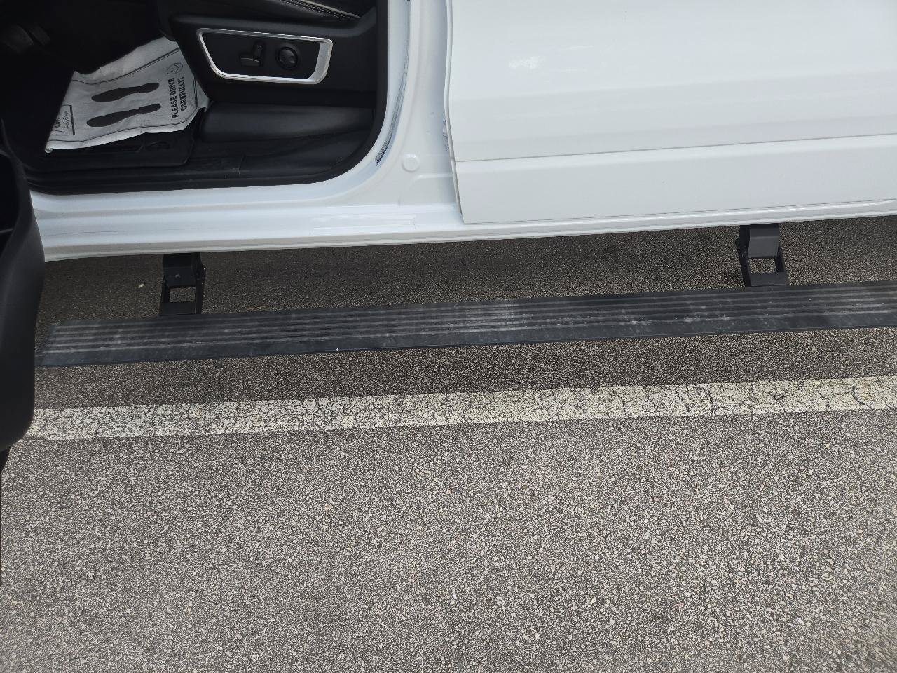 Used 2023 RAM 1500 Laramie AWD/4WD image 9