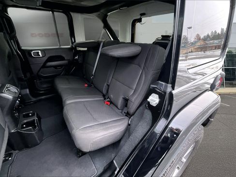 Used 2023 Jeep Wrangler Sahara w/ Cold Weather Group image 13