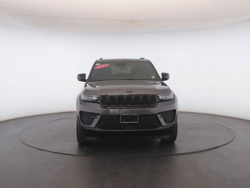 Used 2023 Jeep Grand Cherokee Altitude AWD/4WD image 24