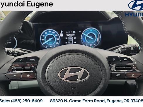 New 2025 Hyundai Elantra Limited image 25