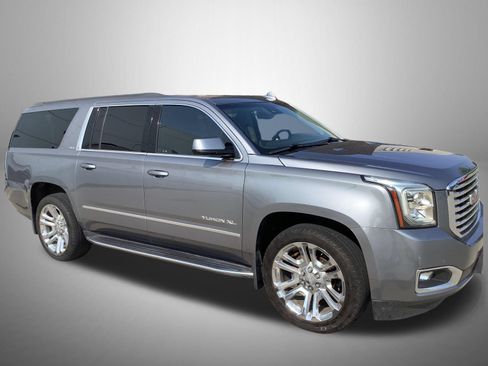 Used 2020 GMC Yukon XL SLT w/ Premium Edition AWD/4WD image 4
