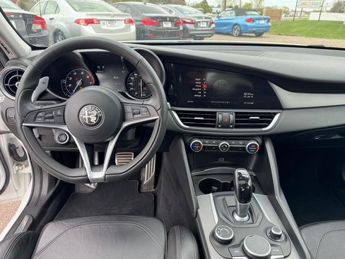 Used 2018 Alfa Romeo Giulia Ti Sport w/ Quick Order Package 22S Sport AWD/4WD image 30