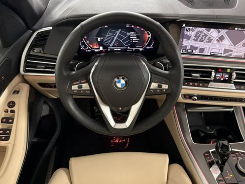 Used 2022 BMW X5 xDrive40i w/ Parking Assistance Package AWD/4WD image 14