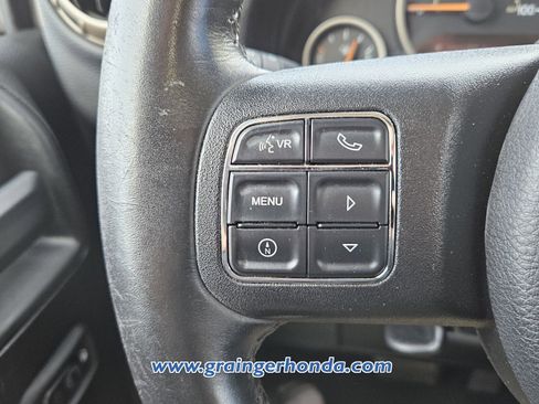 Used 2016 Jeep Wrangler Unlimited Sahara image 18