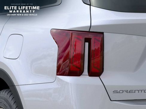 New 2026 Kia Sorento S FWD image 12
