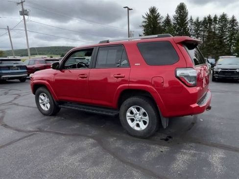 Used 2020 Toyota 4Runner SR5 Premium image 6