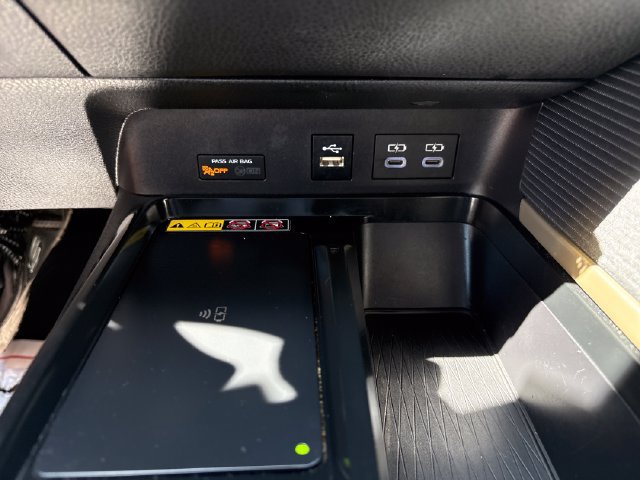Used 2025 Toyota Camry SE FWD image 16