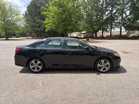 Used 2014 Toyota Camry SE w/ Leather Package image 6