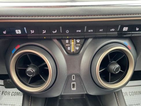 Used 2023 Chevrolet Blazer Premier image 25