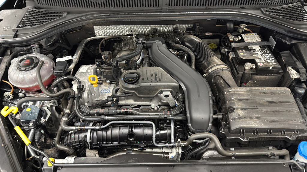 Used 2025 Volkswagen Jetta SE FWD image 27