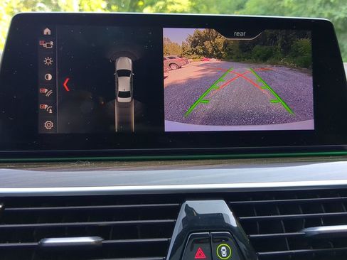 Used 2019 BMW 530i xDrive w/ Convenience Package AWD/4WD image 16