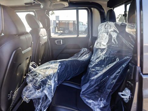 New 2025 Jeep Gladiator Sport w/ Premium Package image 20