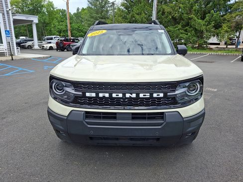 Used 2025 Ford Bronco Sport Outer Banks w/ Outer Banks Tech Package+ AWD/4WD image 2