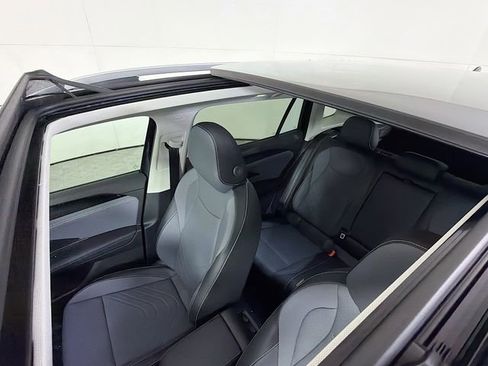 New 2026 Volkswagen Tiguan SE FWD image 14