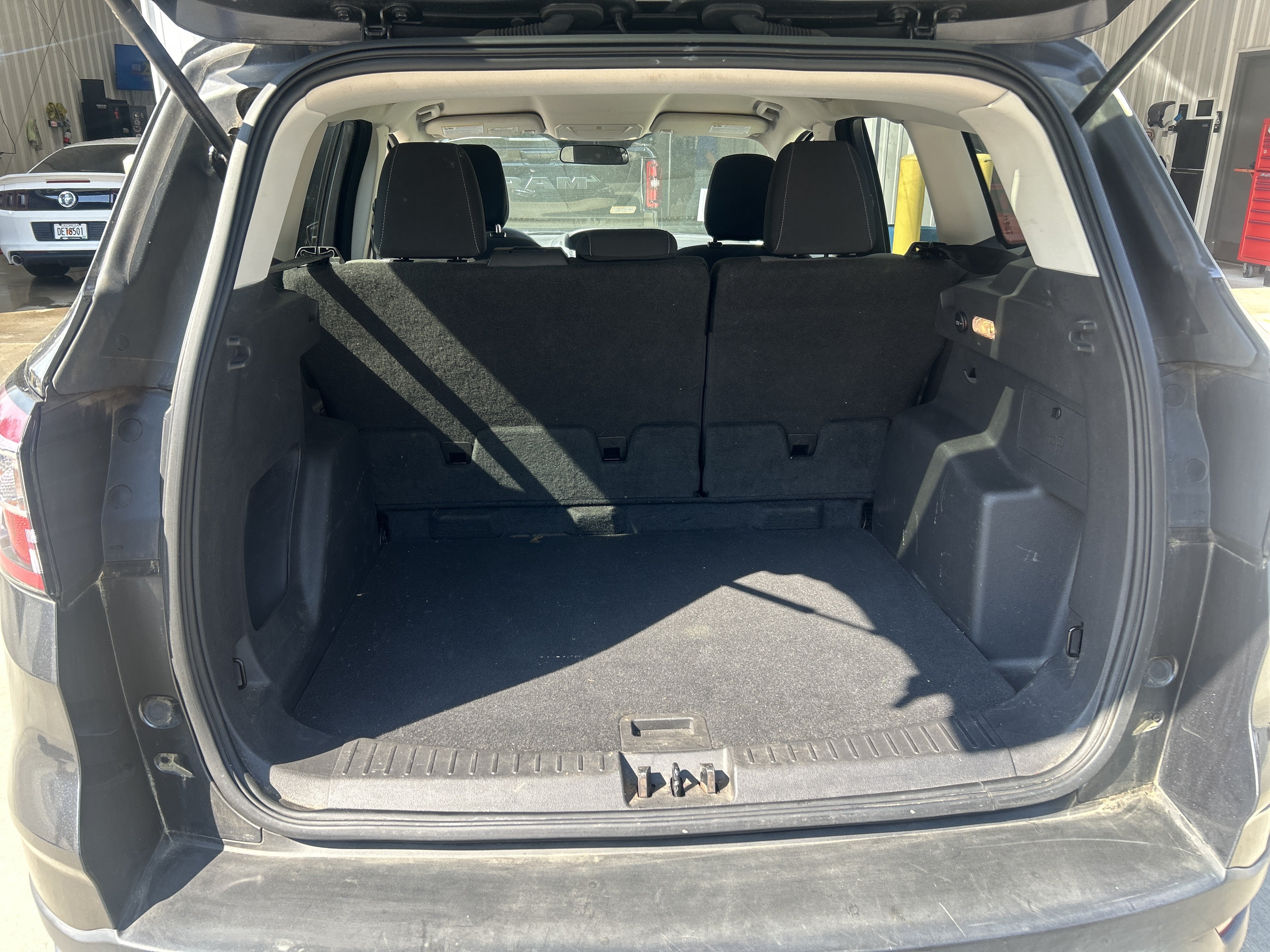 Used 2018 Ford Escape SE FWD image 36