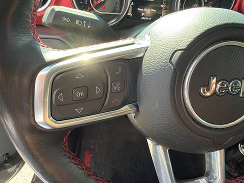 Used 2022 Jeep Gladiator Rubicon w/ LED Lighting Group AWD/4WD image 27