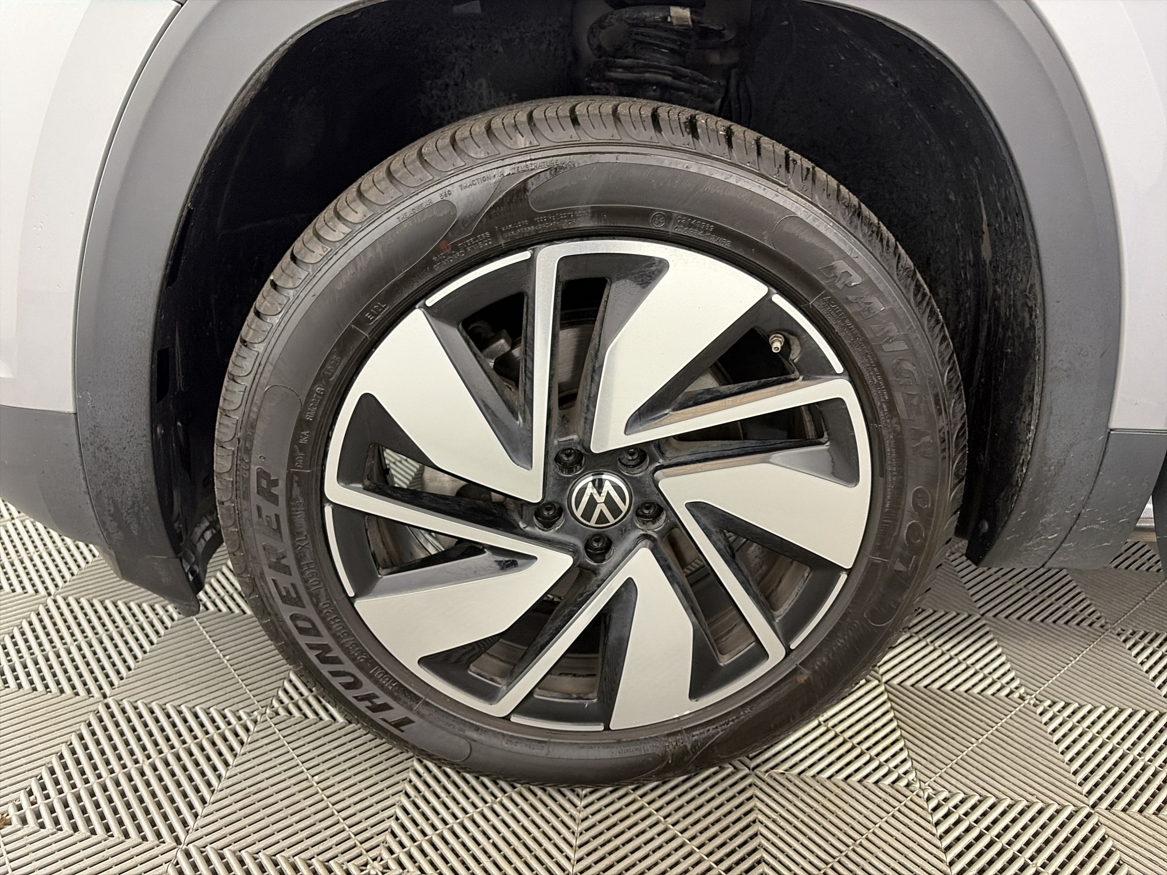 Used 2024 Volkswagen Atlas SE AWD/4WD image 14
