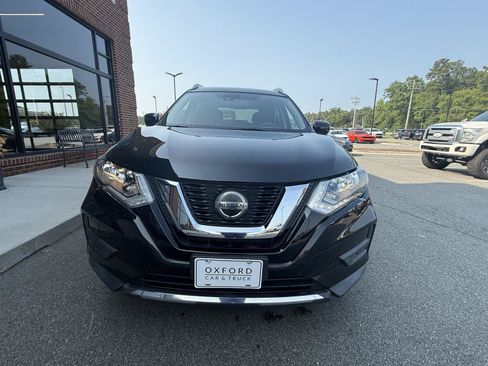 Used 2020 Nissan Rogue S w/ Special Edition Package FWD image 9