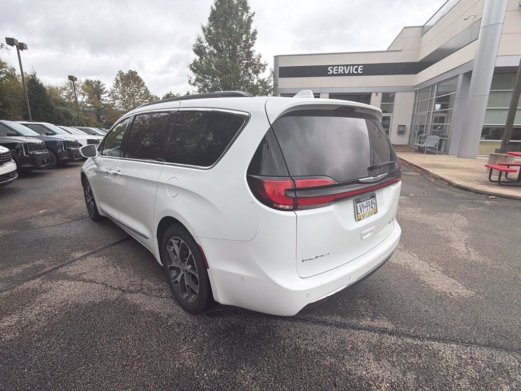 Used 2022 Chrysler Pacifica Limited FWD image 4