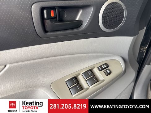 Used 2006 Toyota Tacoma PreRunner image 11