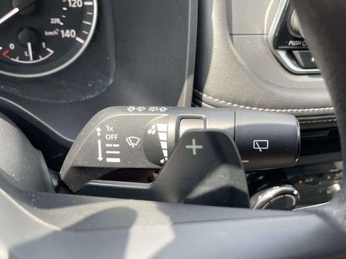 Used 2025 Nissan Rogue S FWD image 30