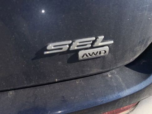 Used 2017 Ford Edge SEL w/ Equipment Group 201A AWD/4WD image 24