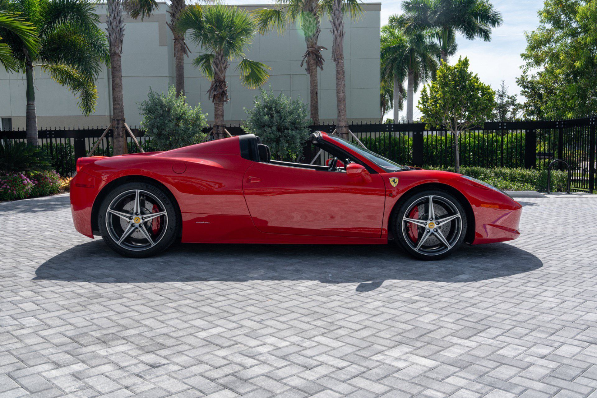 Used 2013 Ferrari 458 Spider RWD image 2