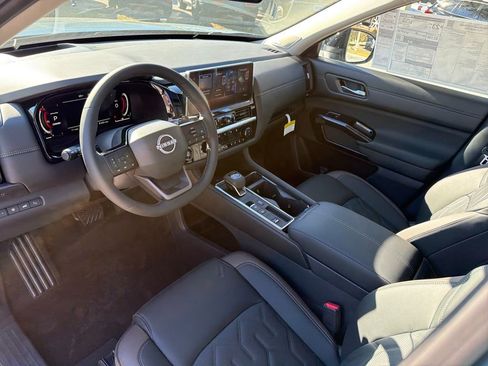 New 2026 Nissan Pathfinder Platinum w/ Cargo Package FWD image 14
