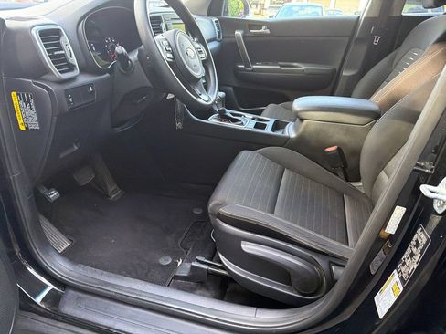 Used 2018 Kia Sportage LX FWD image 9