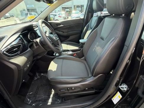 Certified 2022 Buick Encore GX Preferred w/ Cold Weather Comfort Package AWD/4WD image 9