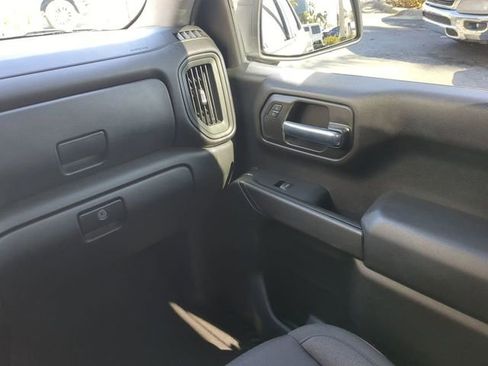 Used 2023 Chevrolet Silverado 1500 Custom image 18