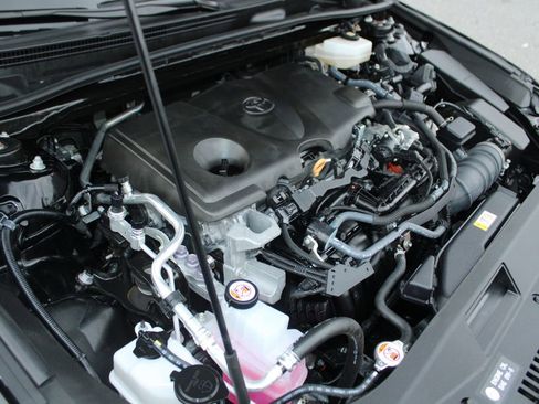 Used 2025 Toyota Camry LE FWD image 32