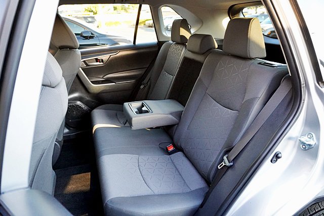Used 2024 Toyota RAV4 XLE FWD image 20