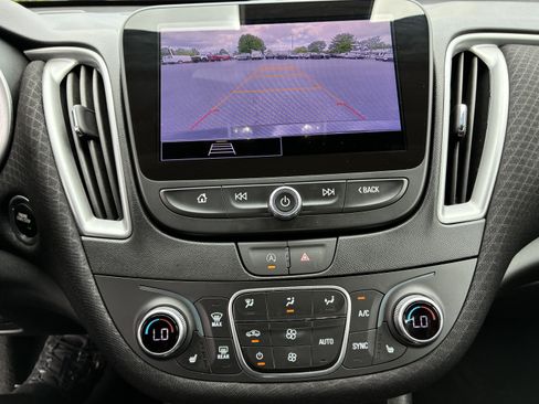 Used 2024 Chevrolet Malibu LT FWD image 32