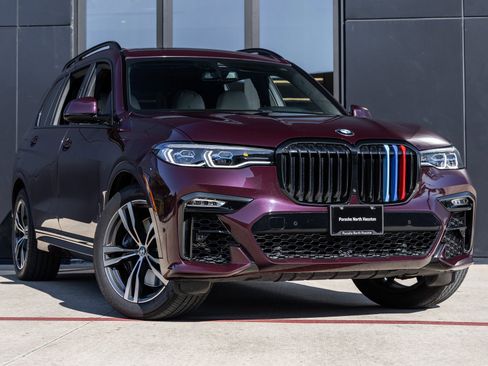 Used 2021 BMW X7 M50i w/ Executive Package image 2
