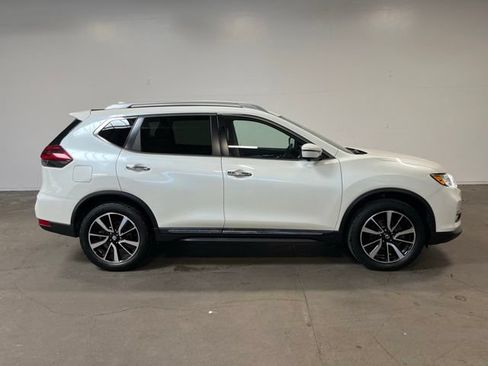 Used 2019 Nissan Rogue SL w/ Premium Package AWD/4WD image 2