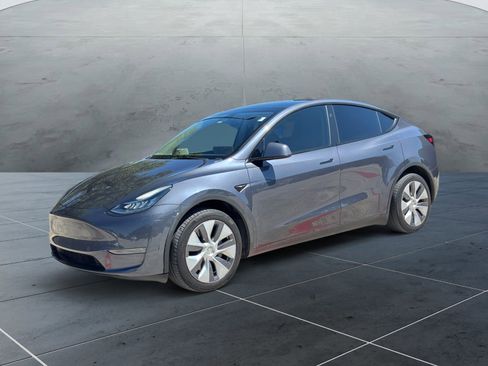 Used 2023 Tesla Model Y Long Range AWD/4WD image 1