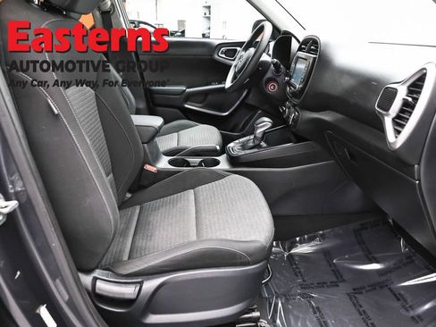 Used 2021 Kia Soul S FWD image 24
