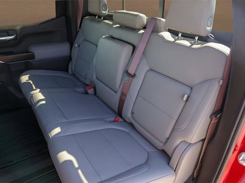 Used 2021 GMC Sierra 1500 SLT image 25