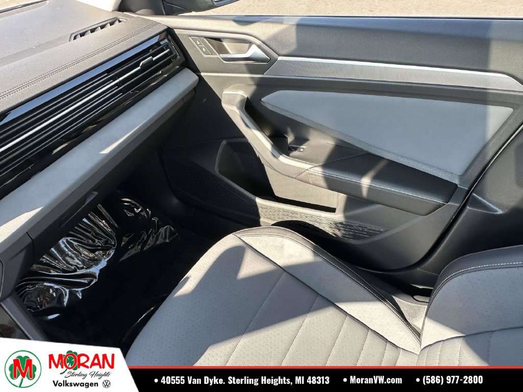 Used 2026 Volkswagen Jetta SE FWD image 31